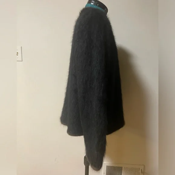 VENESHA High Quality Angora Black w/ Brown Trim Snap Button